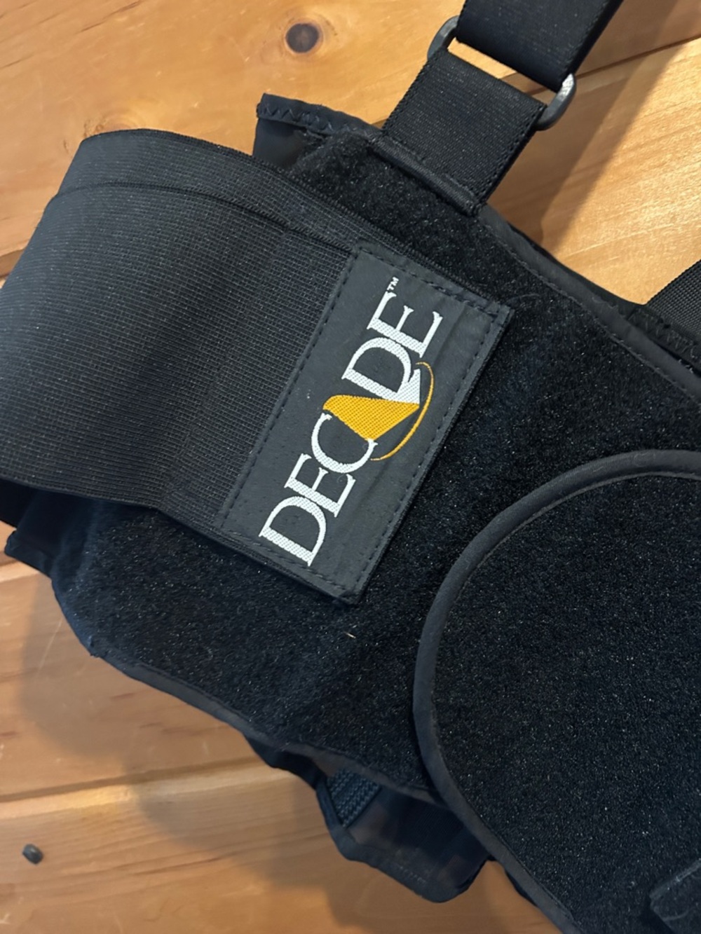 DECADE adjustable back support brace - Picture 2 of 6